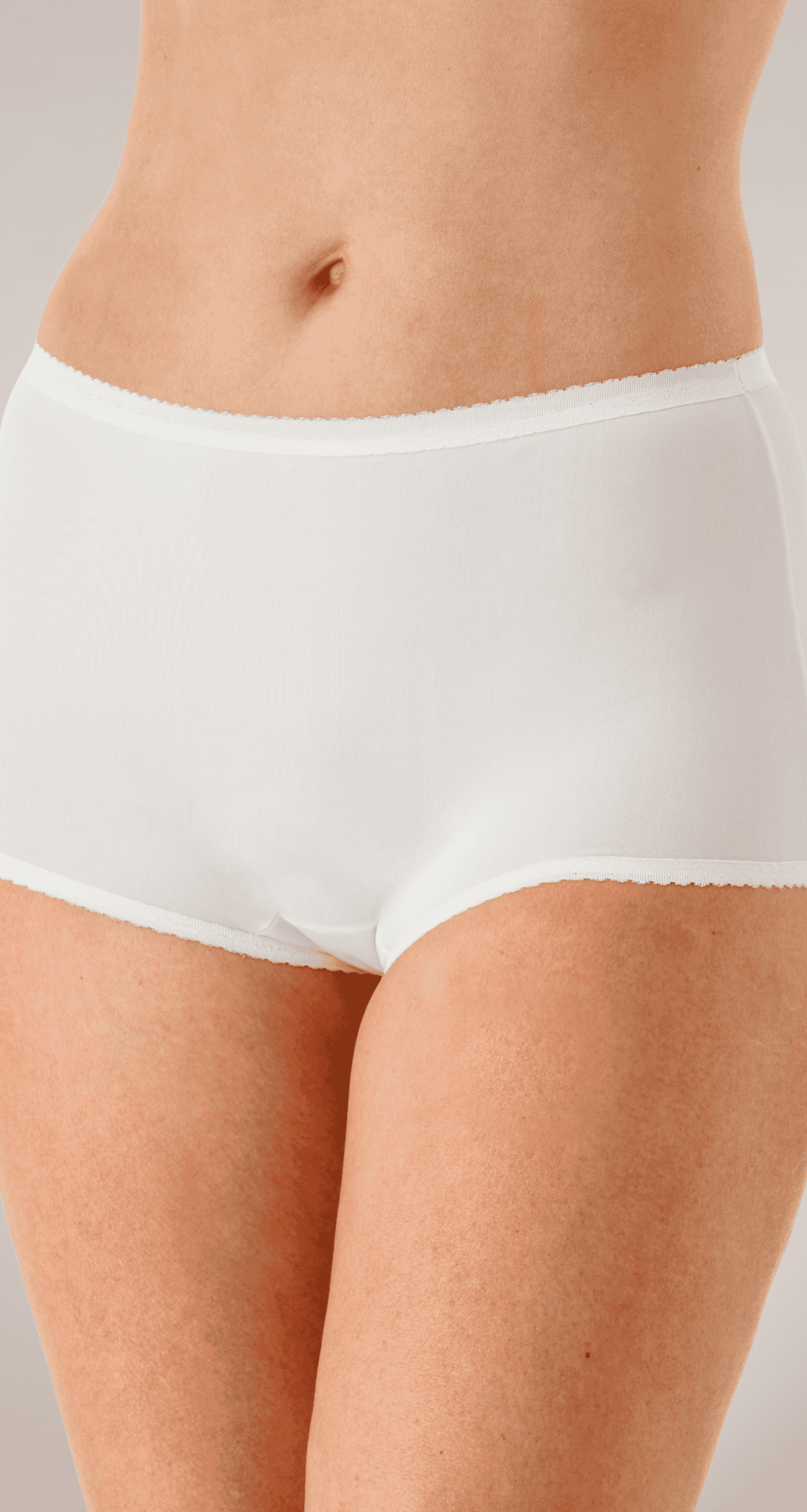 17605 White Front View