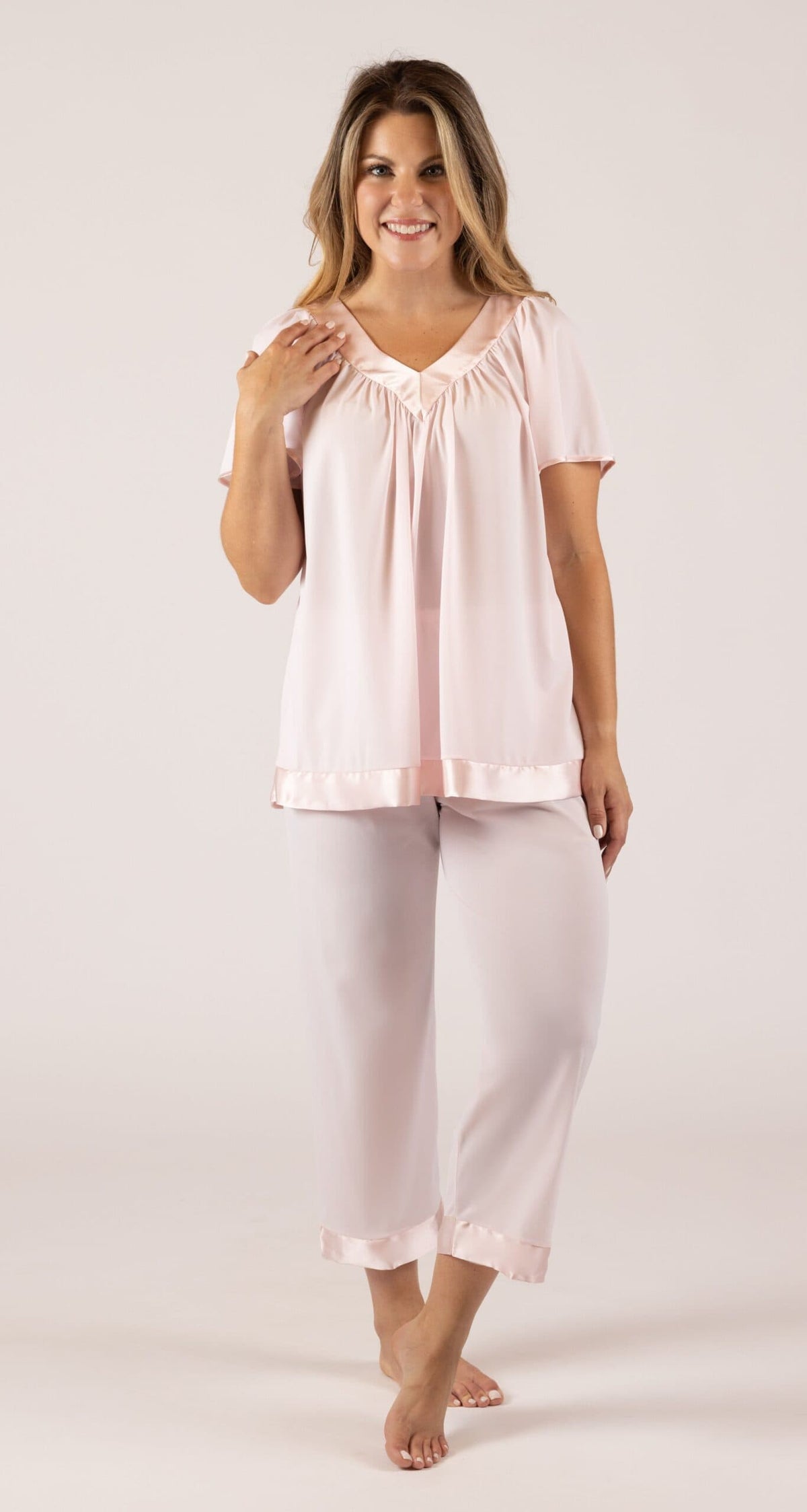 Satin Touch Flutter Sleeve Capri Pajama Set in Pink